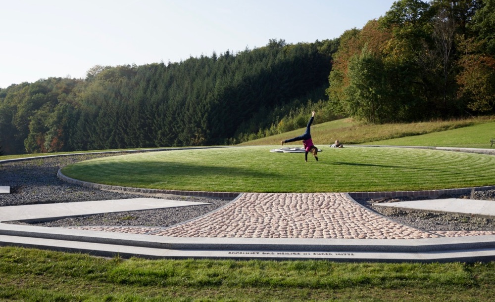 Alle Fundamente im Ring sind fertig