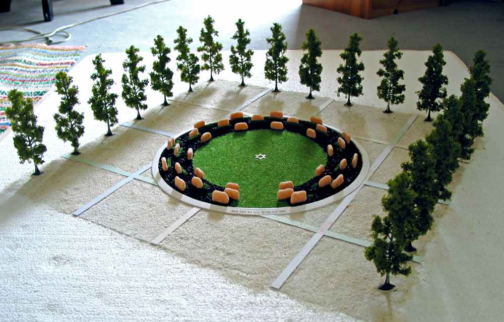 Modell des ersten Entwurfs des Friedensmals