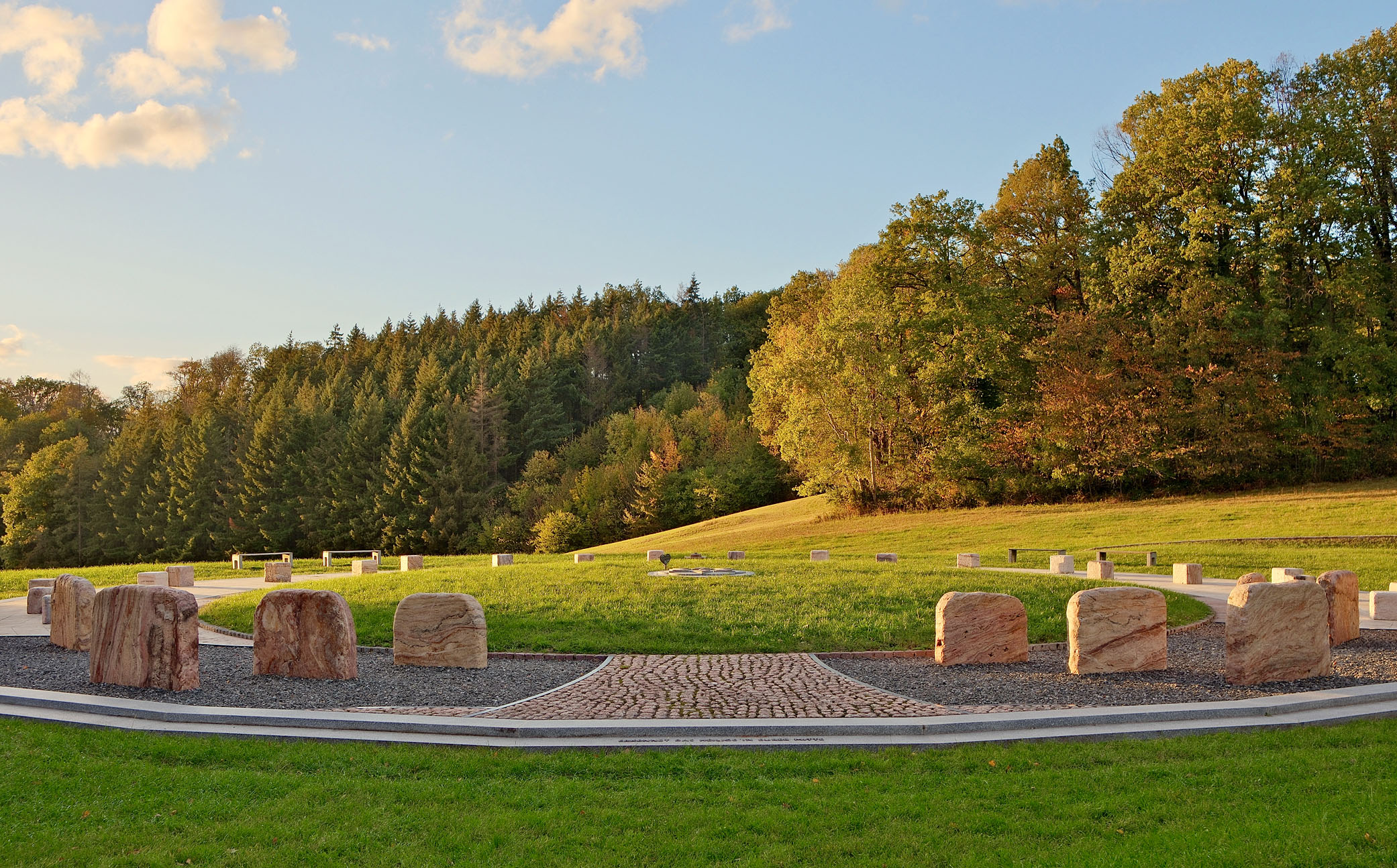 Das Friedensmal im Sonnenschein